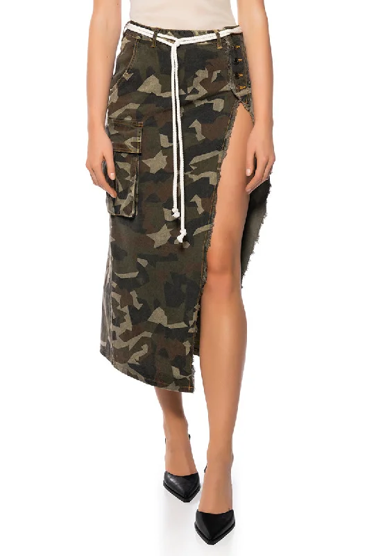 LOOKING UP CAMO MIDI SKIRT