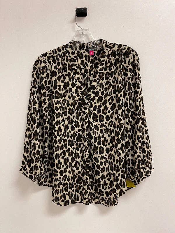 Top Long Sleeve By Vince Camuto In Animal Print, Size: M